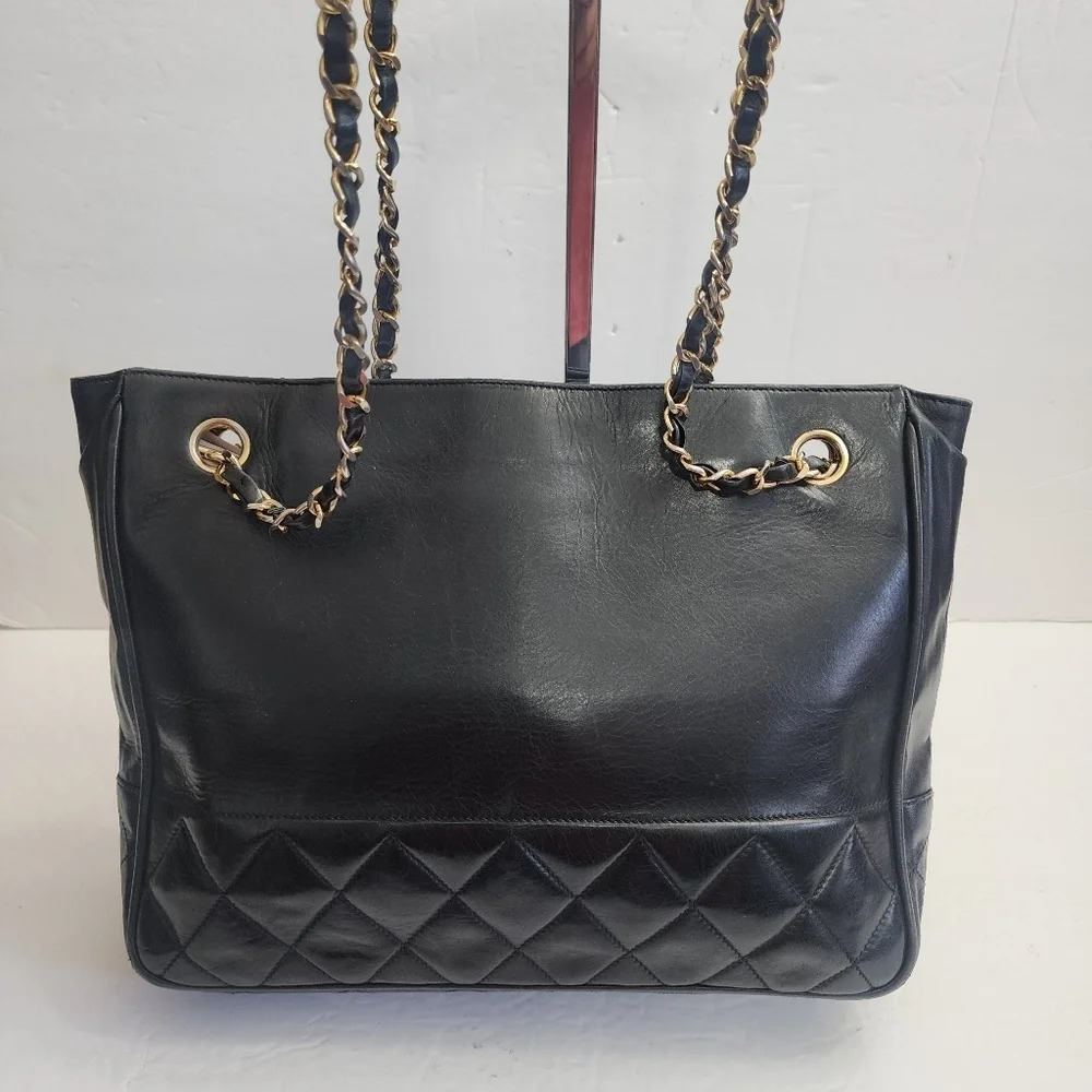 CHANEL Black Quilted Leather Tote - Picture 3 of 16